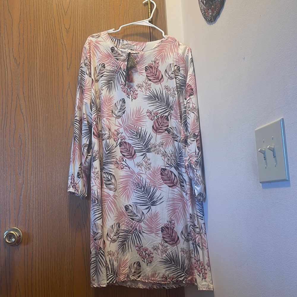 Tropical dress. Brand new. Size XL. Selling for $15.